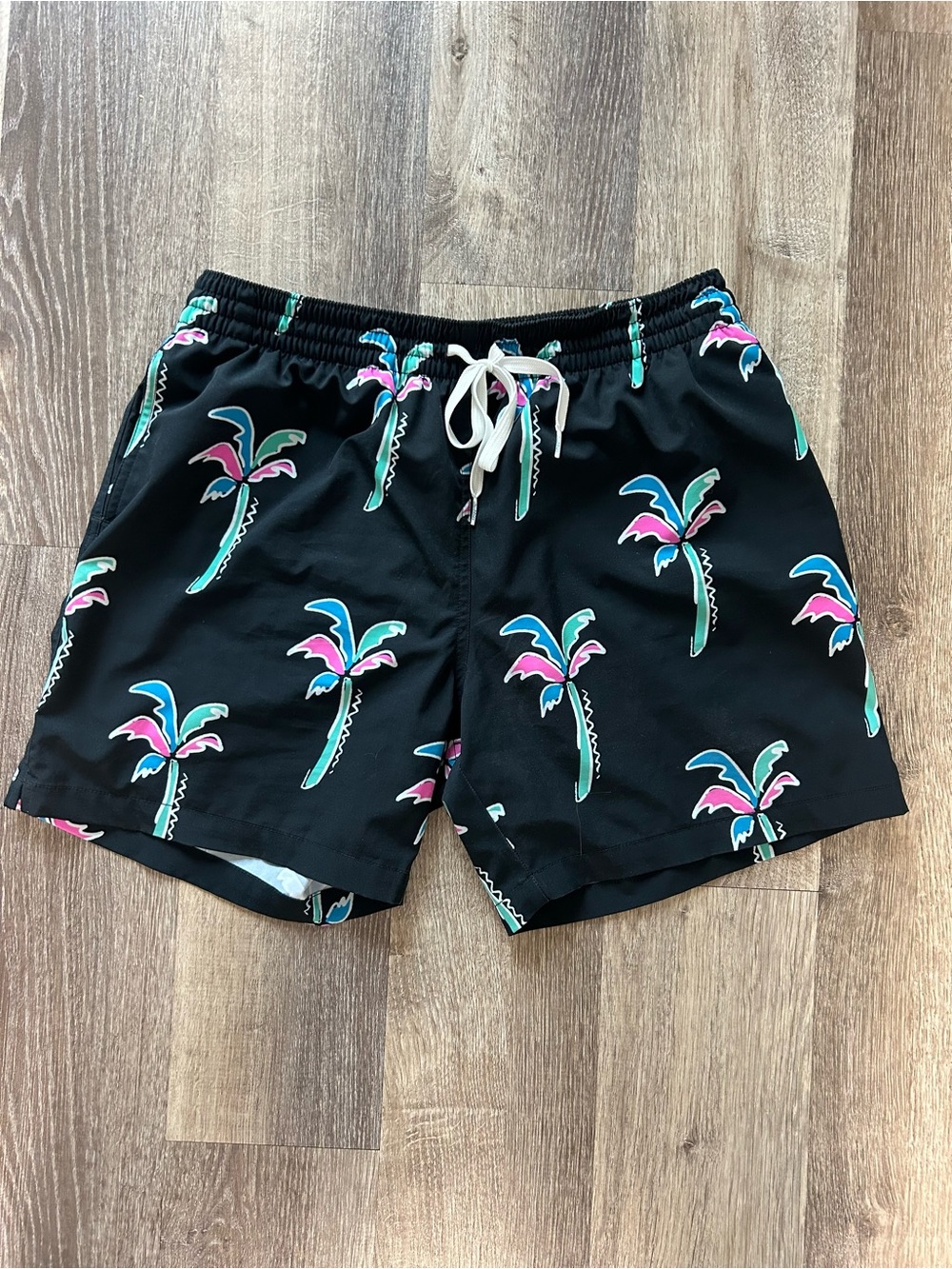 Men’s Chubbies Lined Swim Trunks Shorts Palm Black Pink
